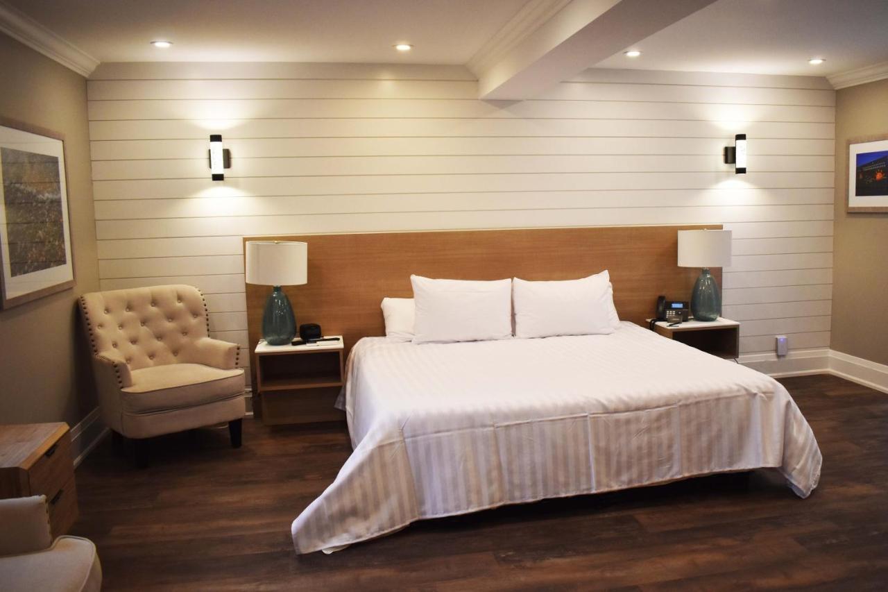 Colonial Hotel & Suites Grand Bend Eksteriør bilde