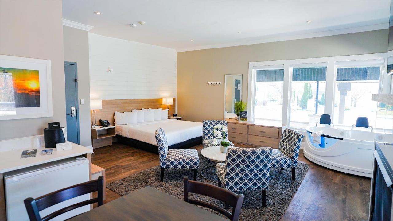 Colonial Hotel & Suites Grand Bend Eksteriør bilde