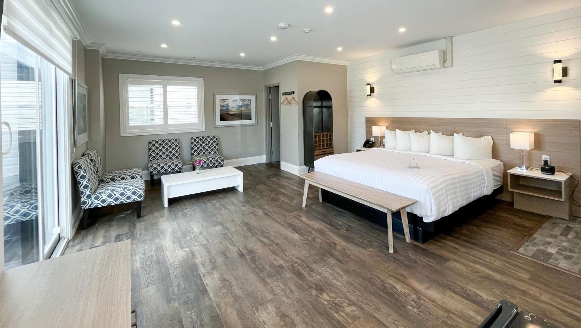 Colonial Hotel & Suites Grand Bend Eksteriør bilde