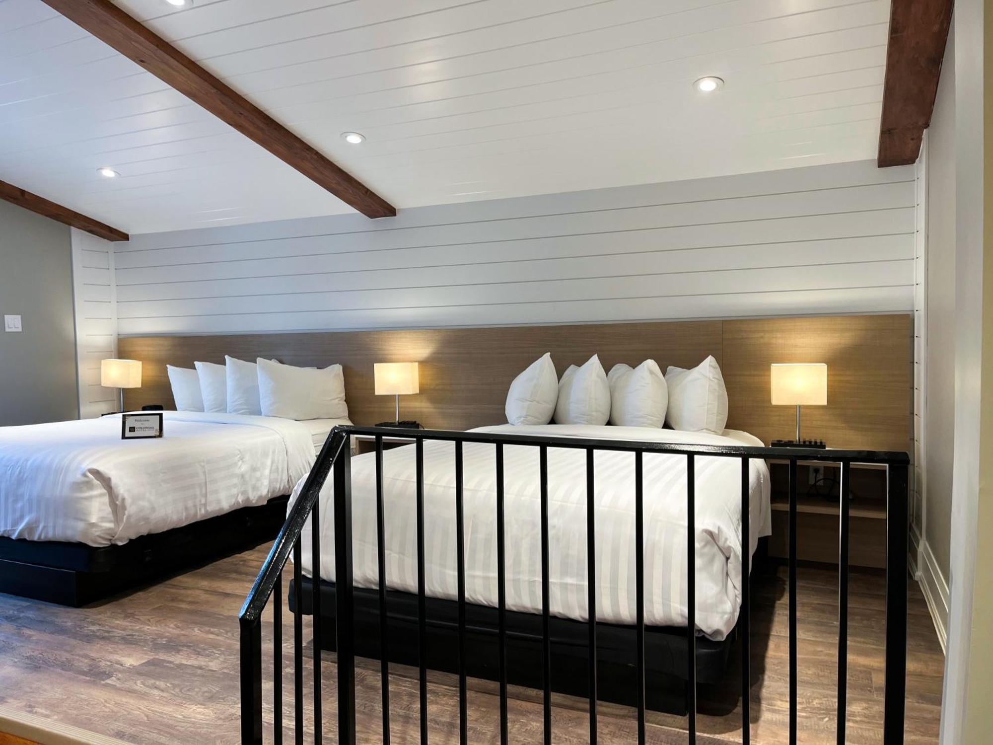 Colonial Hotel & Suites Grand Bend Eksteriør bilde
