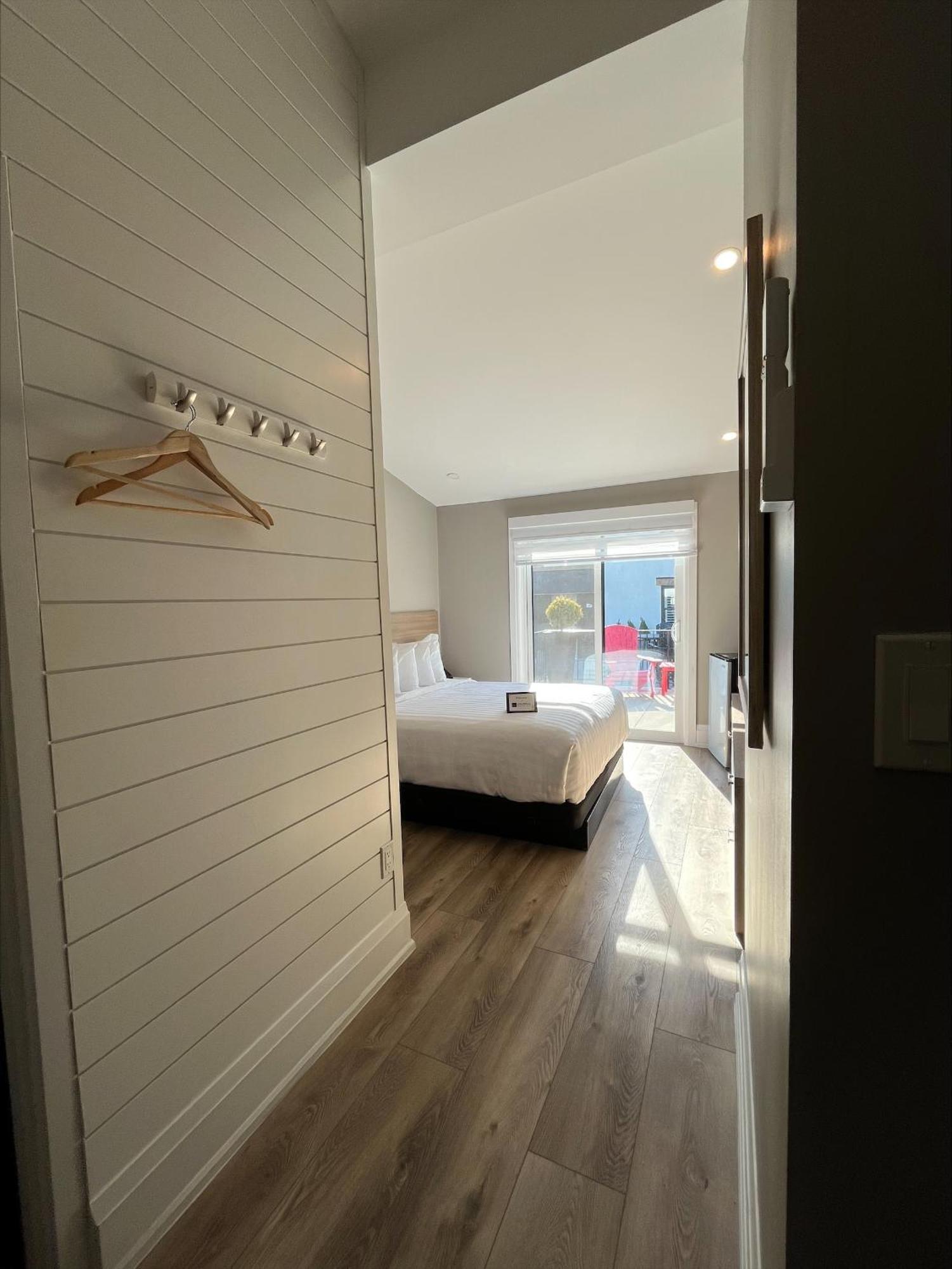 Colonial Hotel & Suites Grand Bend Eksteriør bilde