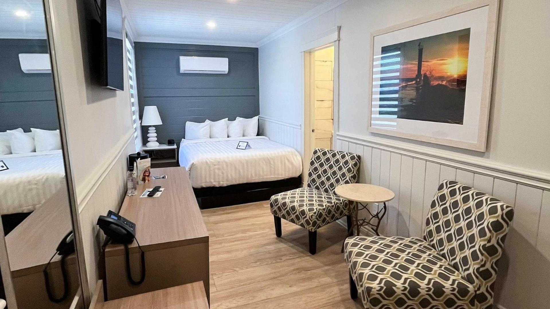Colonial Hotel & Suites Grand Bend Eksteriør bilde